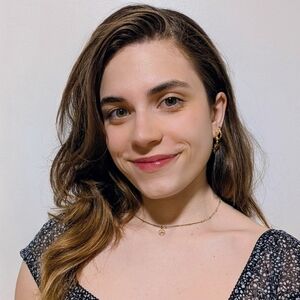 Meet your Posher, Célia!